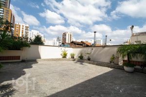 Image 40 - 929354