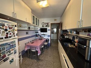 Image 9 - 929355