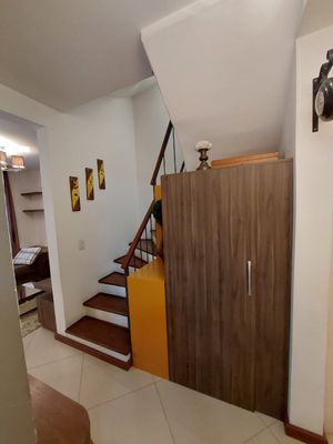 Image 12 - 929367