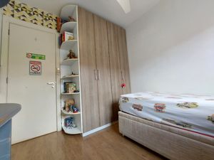 Image 7 - 929367