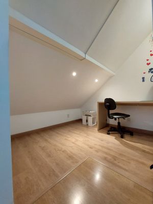 Image 22 - 929367