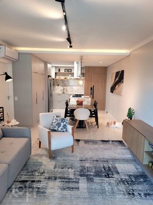 Image 3 - 929371