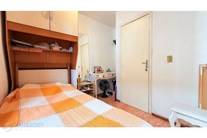 Image 1 - 929386
