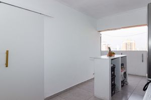 Image 1 - 929391