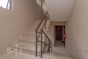 Image 3 - 929408