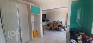 Image 4 - 929417