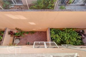 Image 3 - 929425