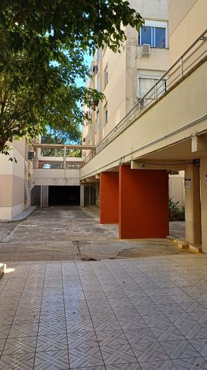 Image 16 - 929426