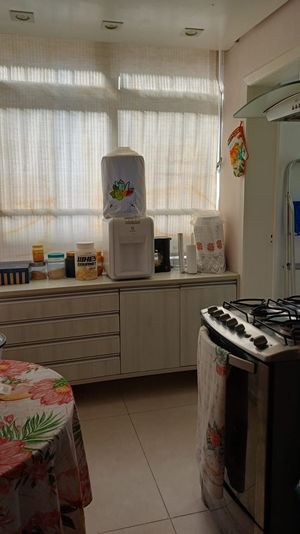 Image 4 - 929426