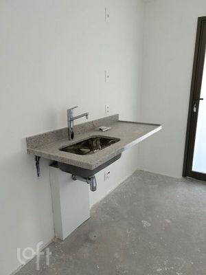 Image 3 - 929429