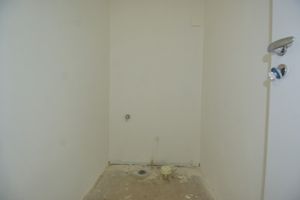 Image 39 - 929434
