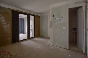 Image 8 - 929434