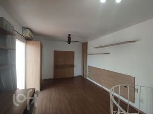 Image 2 - 929437