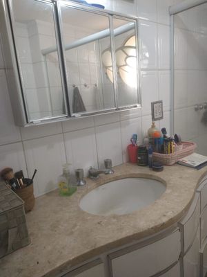Image 12 - 929442