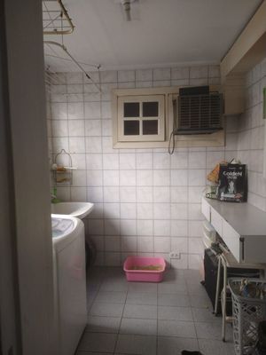 Image 5 - 929442