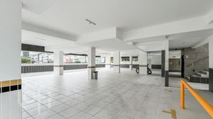 Image 14 - 929443