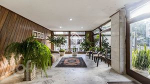 Image 32 - 929452