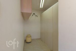 Image 38 - 929466
