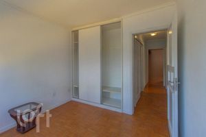 Image 19 - 929466