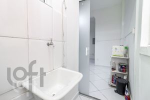 Image 19 - 929469