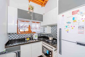 Image 19 - 929512