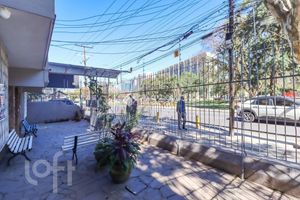 Image 4 - 929540