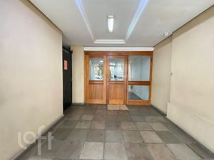 Image 21 - 929585