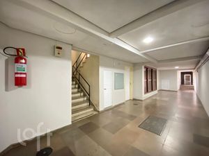 Image 15 - 929585