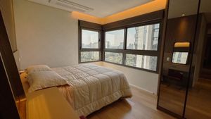 Image 8 - 929593