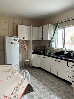 Image 6 - 929599
