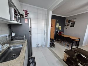 Image 7 - 929625
