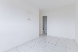 Image 22 - 929627