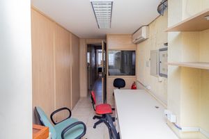 Image 35 - 929642