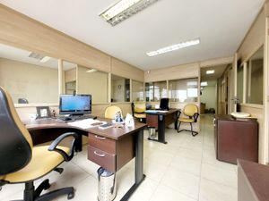 Image 6 - 929642