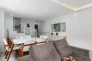 Image 4 - 929647