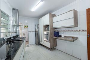 Image 32 - 929647