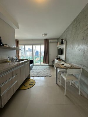 Image 4 - 929655