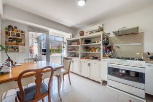 Image 26 - 929658