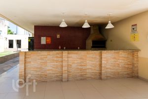 Image 16 - 929665