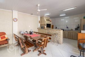 Image 29 - 929669