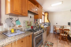 Image 16 - 929669