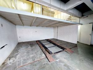 Image 32 - 929675