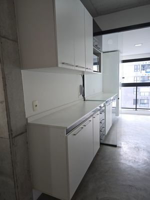 Image 5 - 929685