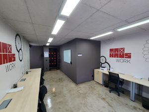 Image 9 - 929685