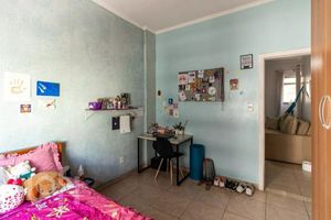 Image 13 - 929696