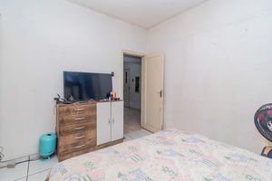 Image 4 - 929724