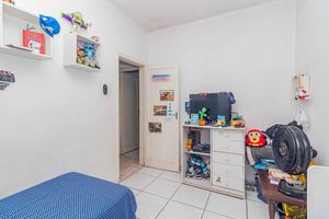 Image 8 - 929724