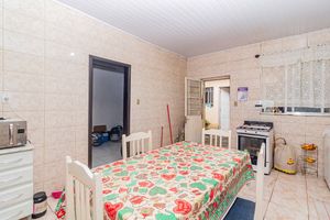 Image 19 - 929724