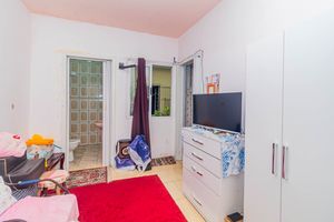 Image 31 - 929724