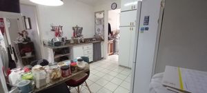 Image 18 - 929731